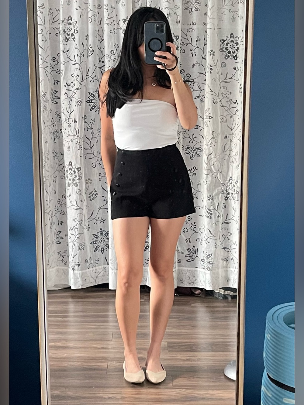 POEM - High-Waist Black Button-Front Women's Shorts